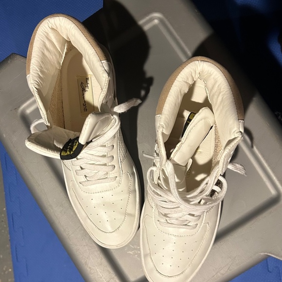 Women’s size 11 Vintage Havana high-top sneaker - Picture 2 of 3